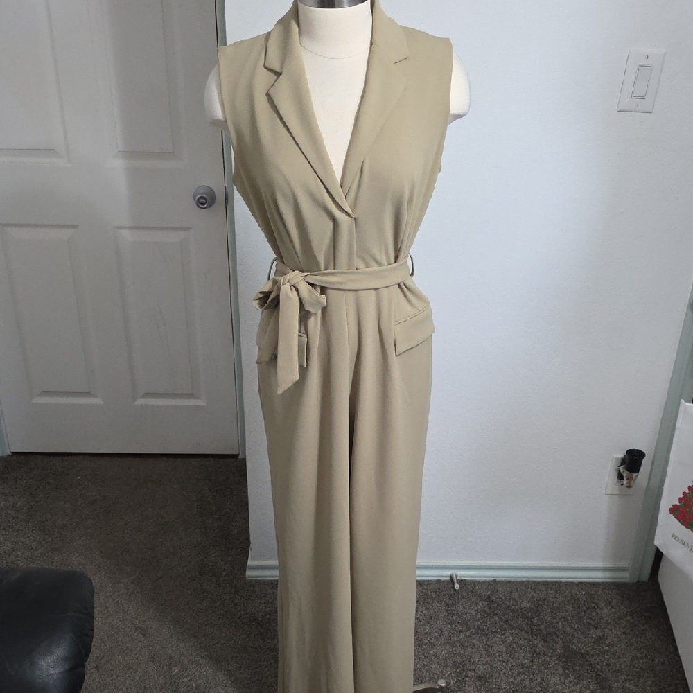Calvin Klein Sleeveless Belted Jumpsuit In Beige Sz. 6
